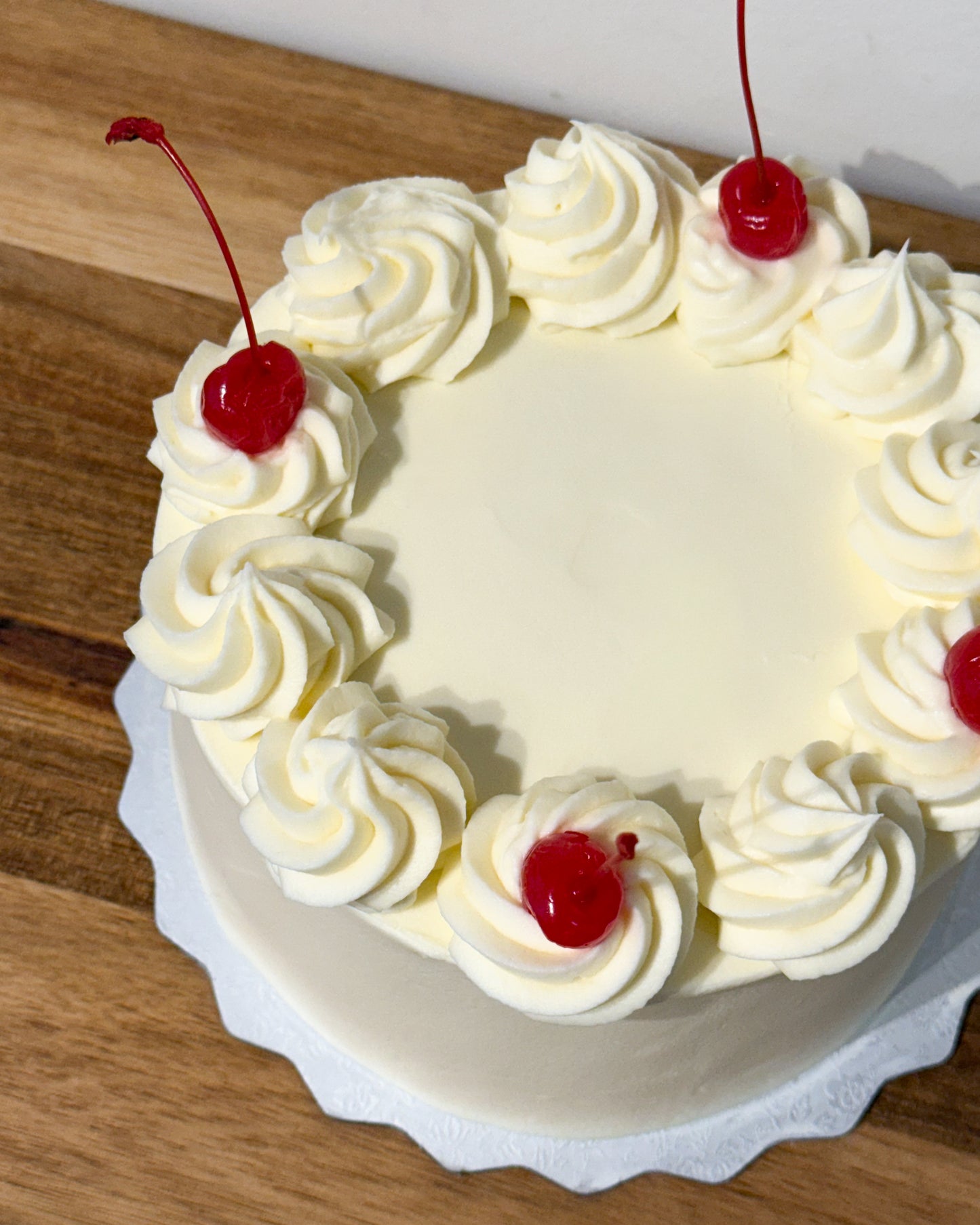 Berries and Cream Cake🍓