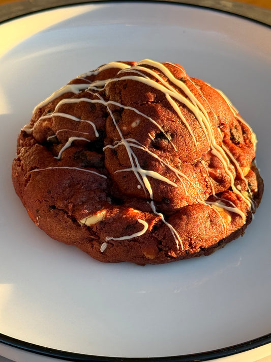 Red Velvet Oreo Chunky Cookie